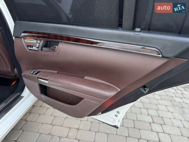 Седан Mercedes-Benz S-Class 2010 в Павлограді