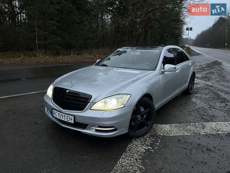 Mercedes-Benz S-Class 2005 Mercedes-Benz S-Class 2005