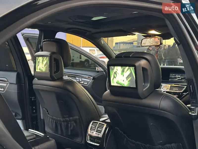 Mercedes-Benz S-Class 2012