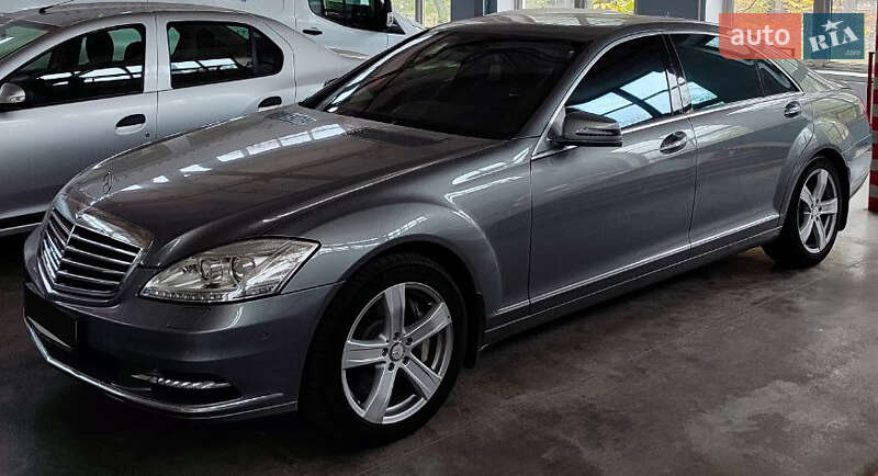 Mercedes-Benz S-Class 2012