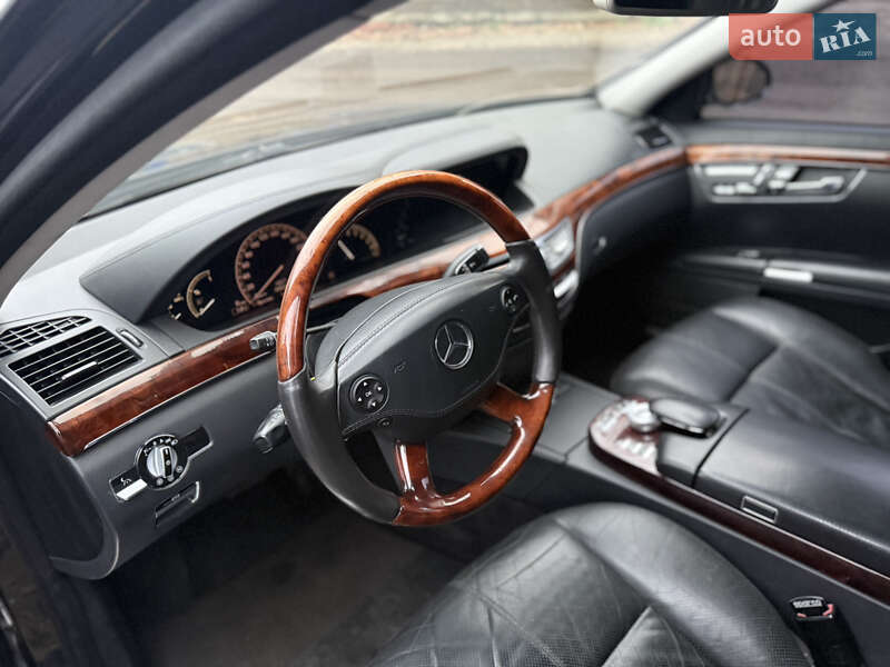 Седан Mercedes-Benz S-Class 2007 в Умані