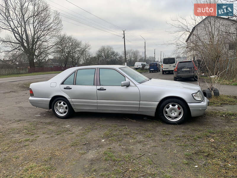 Седан Mercedes-Benz S-Class 1996 в Кореці