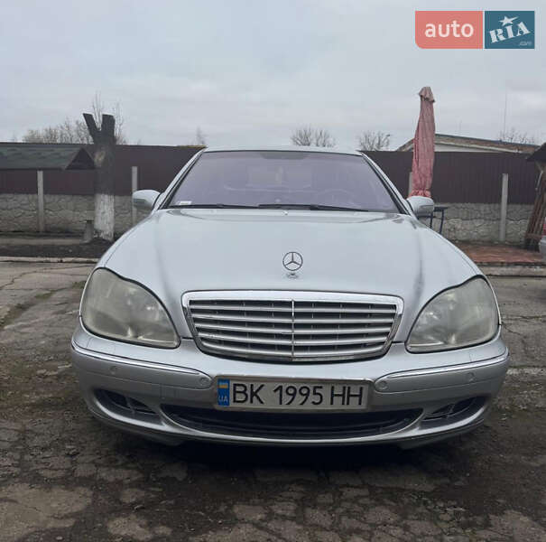Mercedes-Benz S-Class 2000