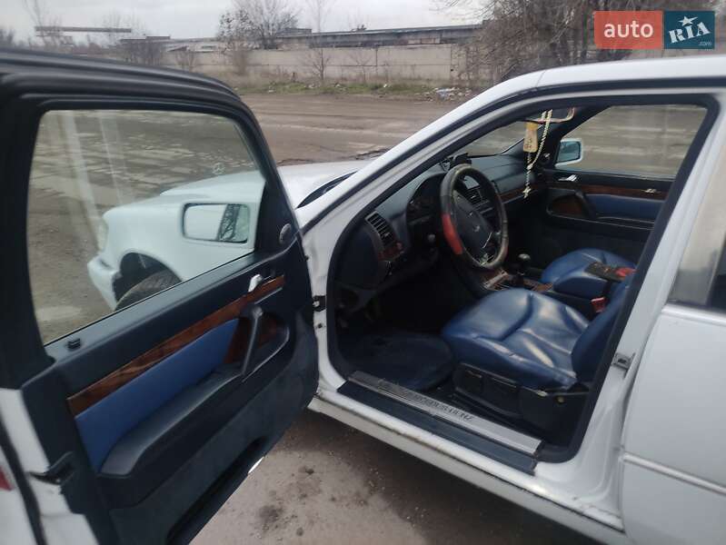 Седан Mercedes-Benz S-Class 1992 в Запорожье