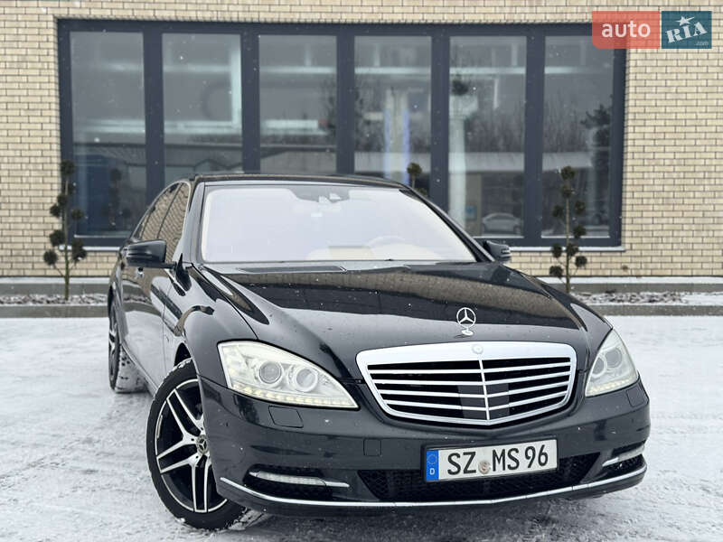 Седан Mercedes-Benz S-Class 2011 в Сарнах