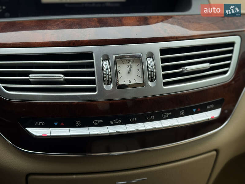 Седан Mercedes-Benz S-Class 2011 в Сарнах