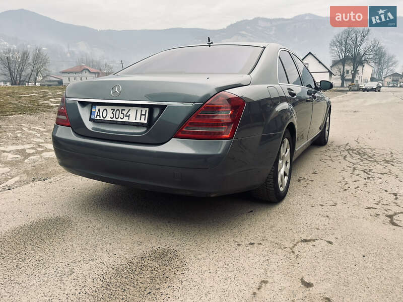 Седан Mercedes-Benz S-Class 2008 в Рахові