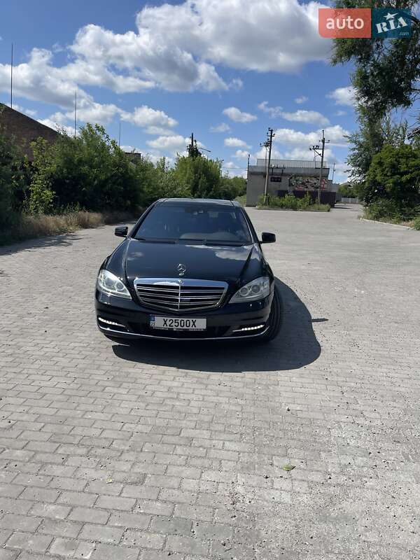 Седан Mercedes-Benz S-Class 2012 в Запоріжжі