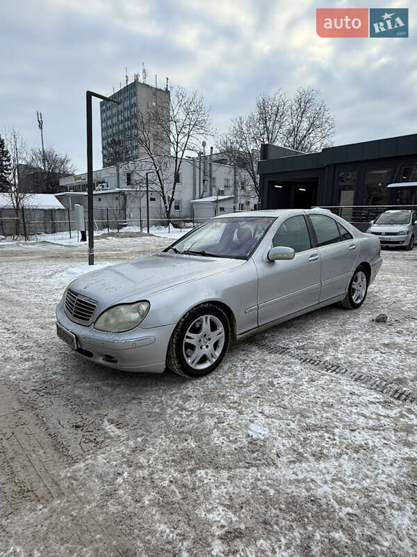 Mercedes-Benz S-Class 2000