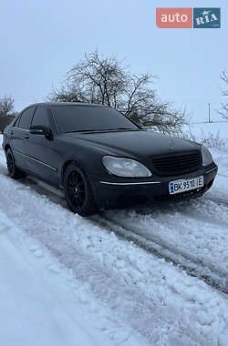 Седан Mercedes-Benz S-Class 2000 в Владимирце