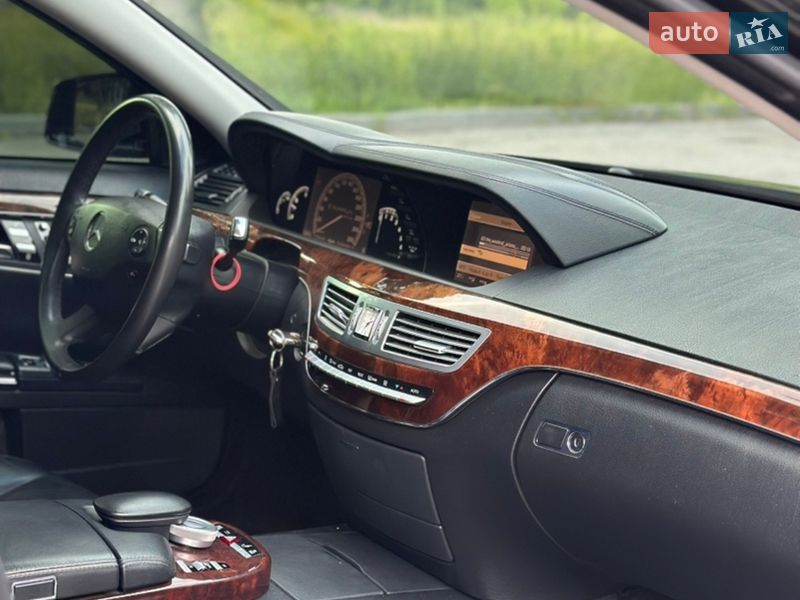 Седан Mercedes-Benz S-Class 2006 в Черновцах