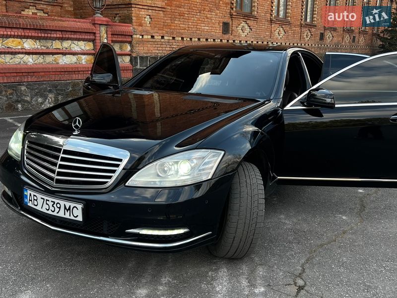 Mercedes-Benz S-Class 2012