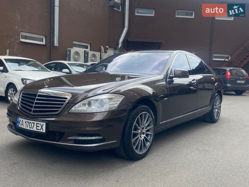 Mercedes-Benz S-Class 2012
