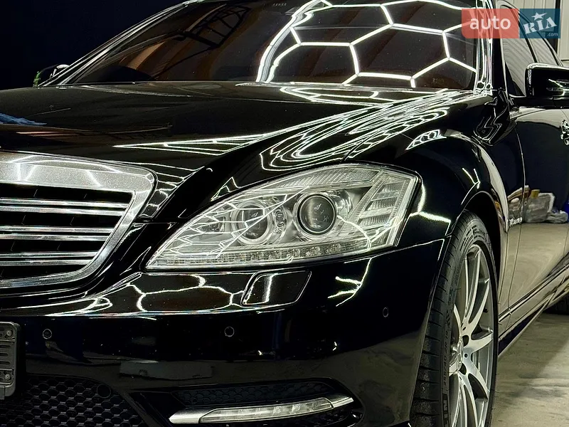 Mercedes-Benz S-Class 2012