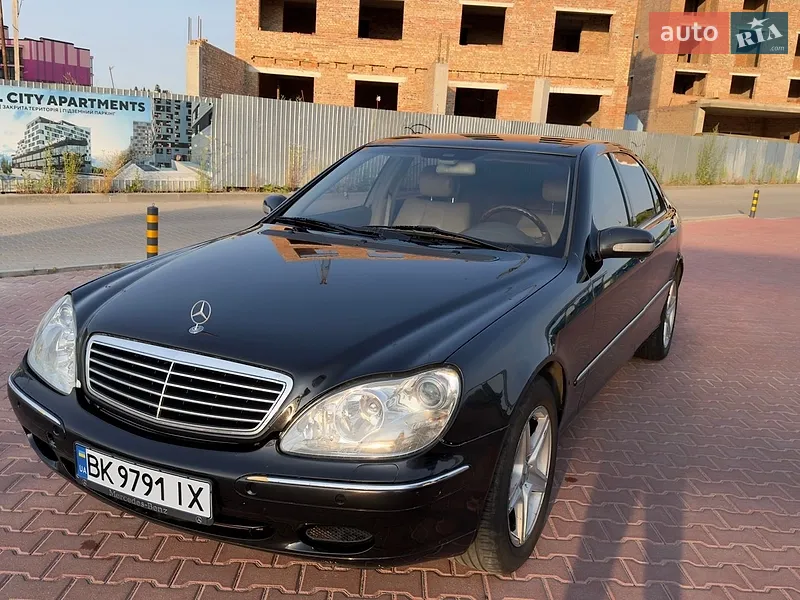 Mercedes-Benz S-Class