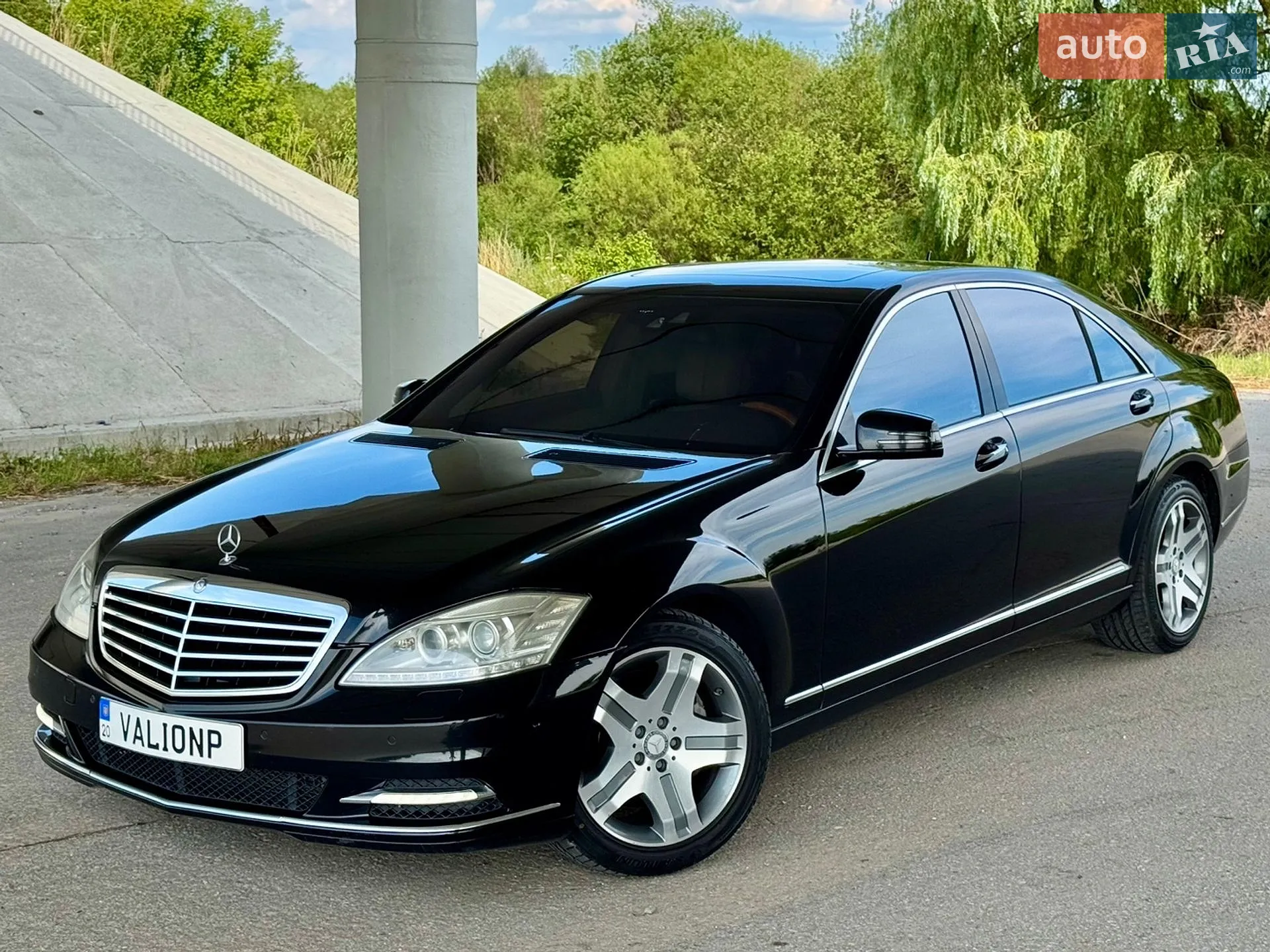 Mercedes-Benz S-Class 2010