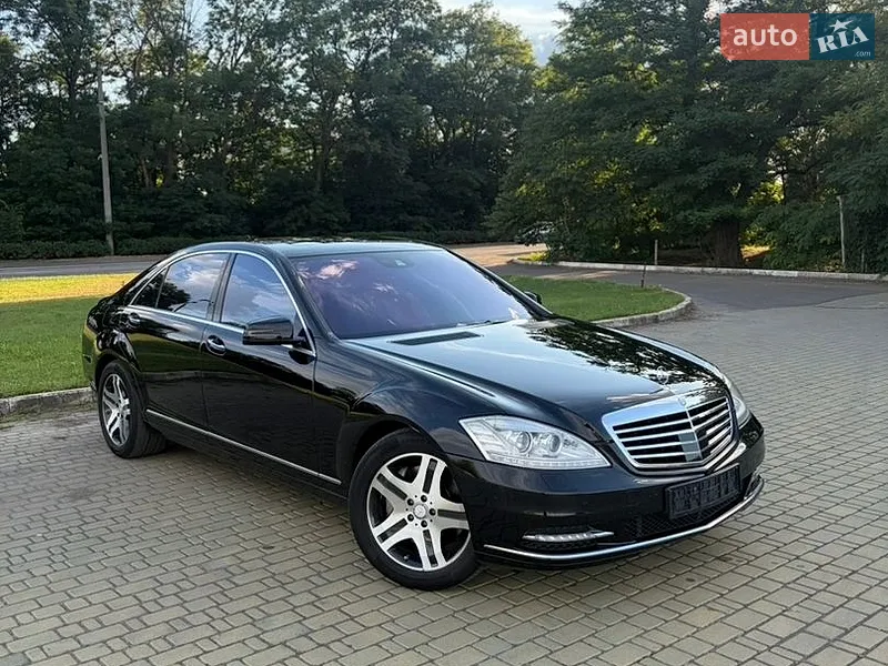 Mercedes-Benz S-Class 2012