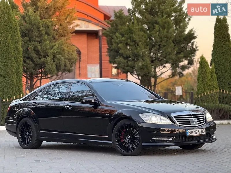 Mercedes-Benz S-Class 2011