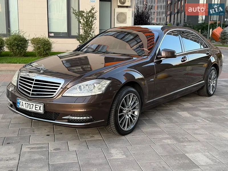Mercedes-Benz S-Class 2012