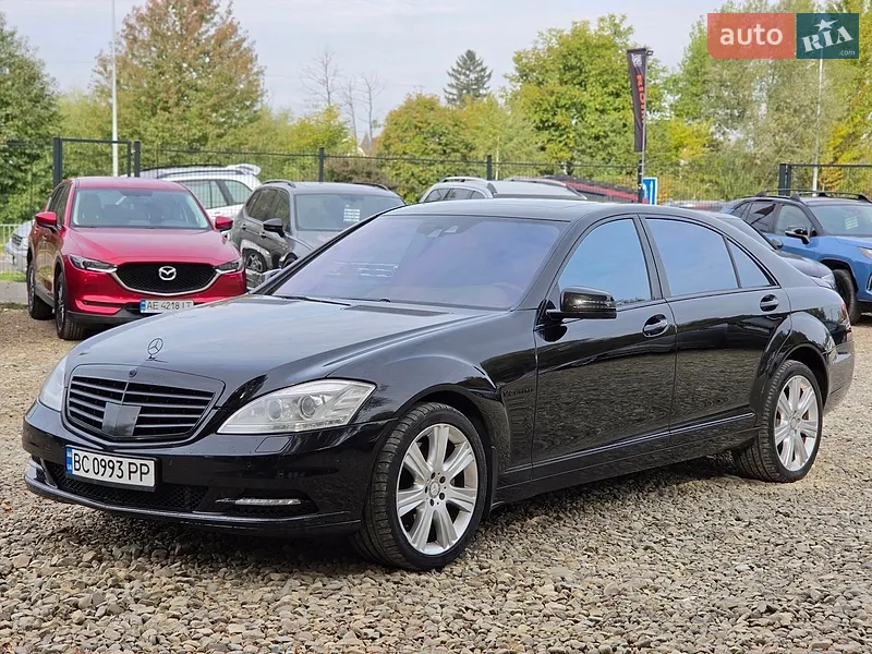 Mercedes-Benz S-Class 2011