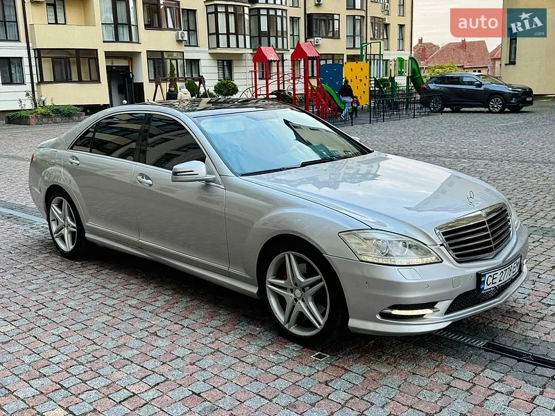 Mercedes-Benz S-Class