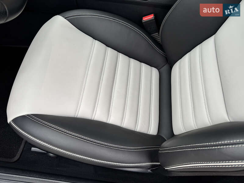 Родстер Mercedes-Benz SLC-Class 2018 в Дніпрі