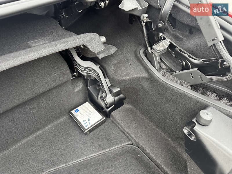 Родстер Mercedes-Benz SLC-Class 2018 в Дніпрі