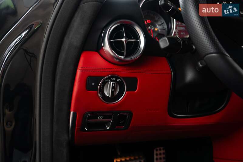 Купе Mercedes-Benz SLS AMG 2011 в Києві