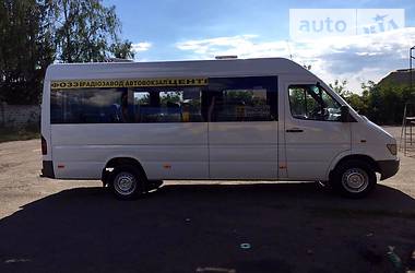 Микроавтобус Mercedes-Benz Sprinter 2000 в Ровно