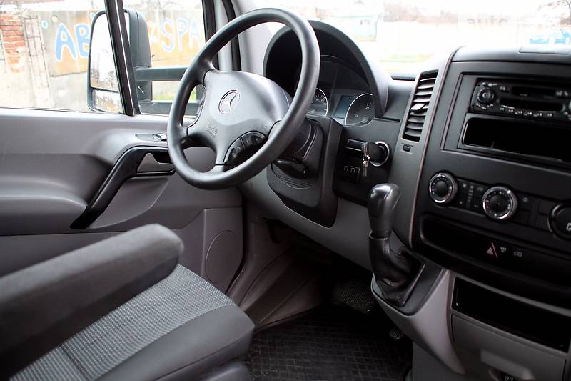 Грузовой фургон Mercedes-Benz Sprinter 2012 в Полтаве