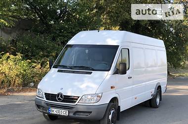 Грузовой фургон Mercedes-Benz Sprinter 2011 в 