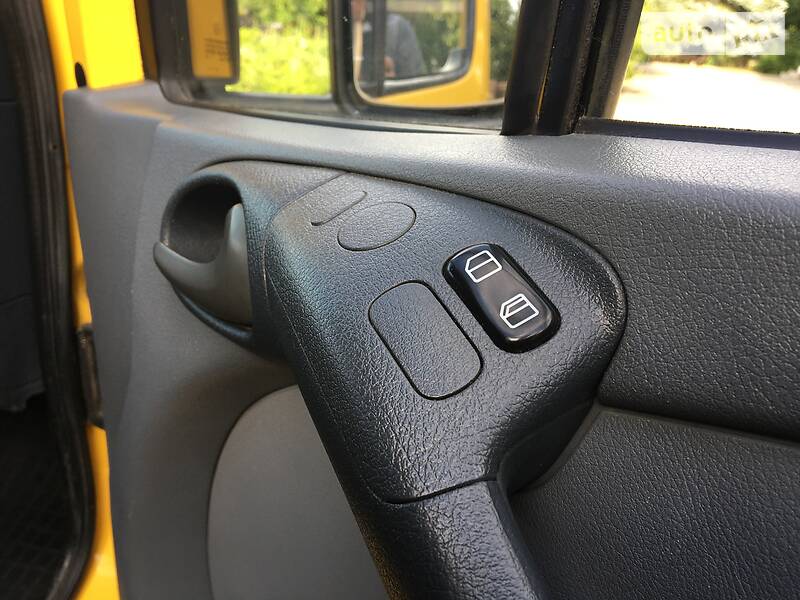 Вантажопасажирський фургон Mercedes-Benz Sprinter 2005 в Хмельницькому