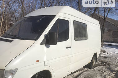 Грузопассажирский фургон Mercedes-Benz Sprinter 2000 в Косове