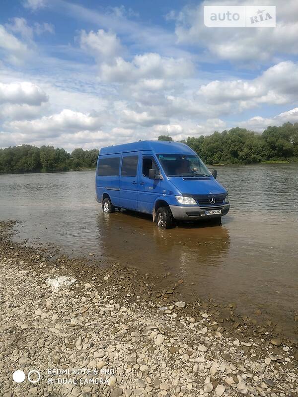 Мікроавтобус Mercedes-Benz Sprinter 2004 в Дубні