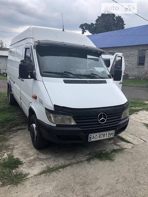 Вантажний фургон Mercedes-Benz Sprinter 2002 в 