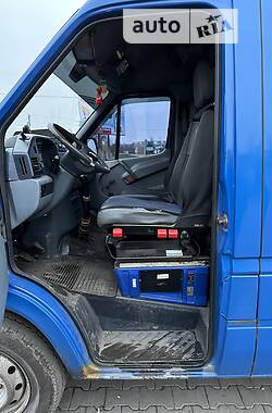 Грузовой фургон Mercedes-Benz Sprinter 1998 в  фото 3 Грузовой фургон Mercedes-Benz Sprinter 1998 в