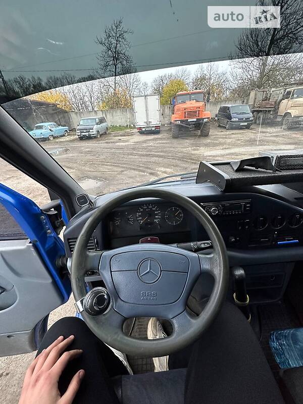Грузовой фургон Mercedes-Benz Sprinter 1998 в Первомайске