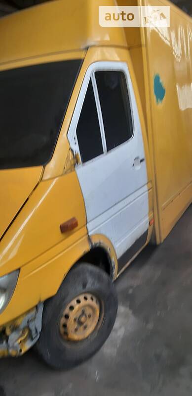 Грузовой фургон Mercedes-Benz Sprinter 2001 в Кременчуге