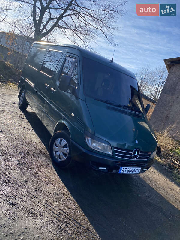Микроавтобус Mercedes-Benz Sprinter 2005 в 