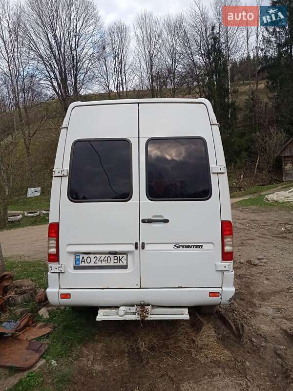 Микроавтобус Mercedes-Benz Sprinter 2000 в Межгорье