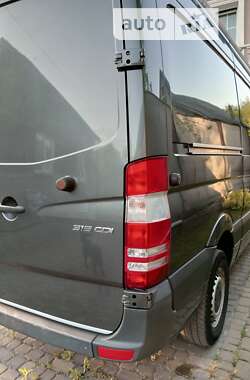 Грузовой фургон Mercedes-Benz Sprinter 2014 в 