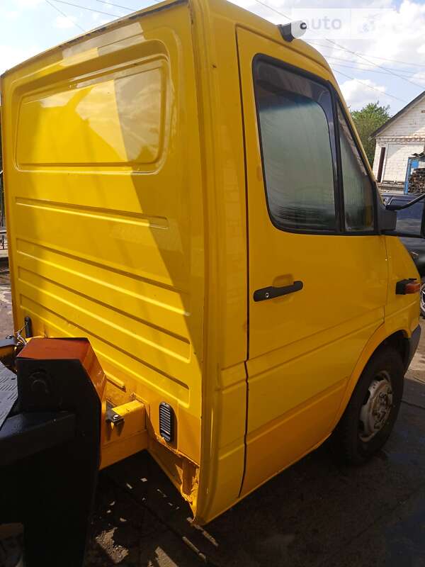 Автовышка Mercedes-Benz Sprinter 2005 в Тростянце