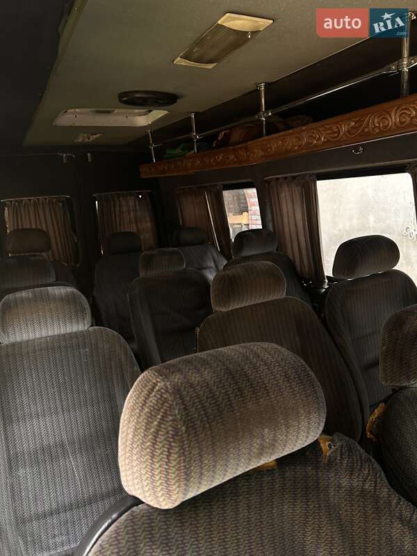 Туристический / Междугородний автобус Mercedes-Benz Sprinter 2002 в Ровно