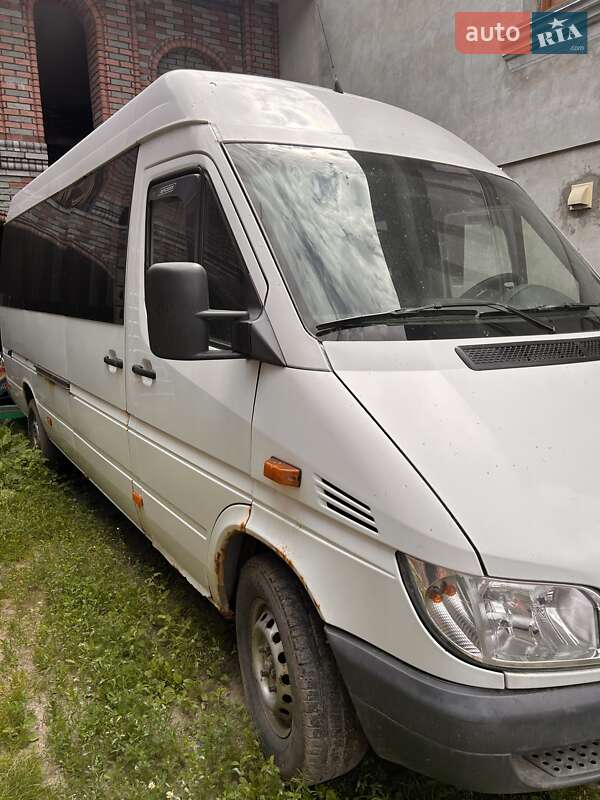 Туристический / Междугородний автобус Mercedes-Benz Sprinter 2002 в Ровно
