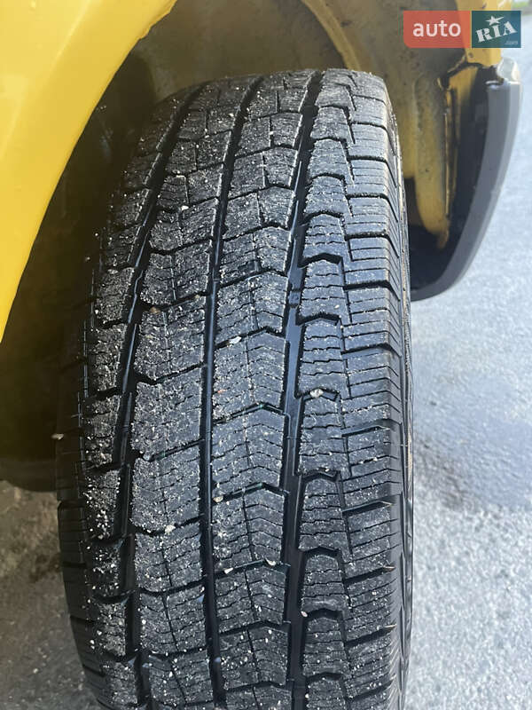 Вантажопасажирський фургон Mercedes-Benz Sprinter 2005 в Кременці