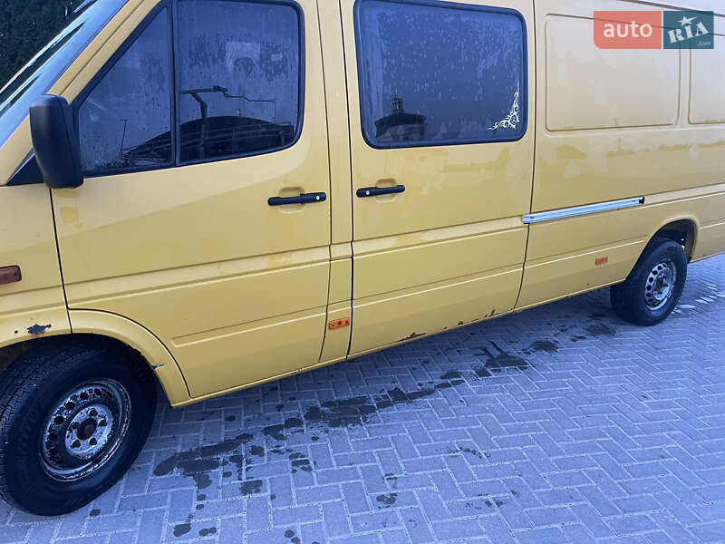 Вантажопасажирський фургон Mercedes-Benz Sprinter 2005 в Кременці