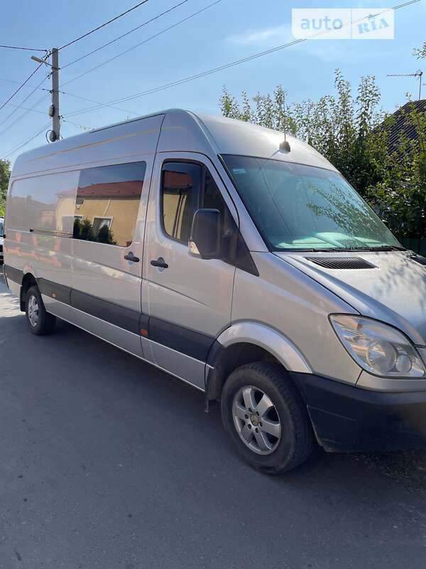 Mercedes-Benz Sprinter 2011