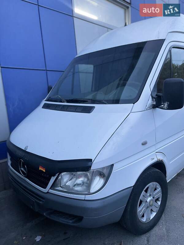 Mercedes-Benz Sprinter 2004