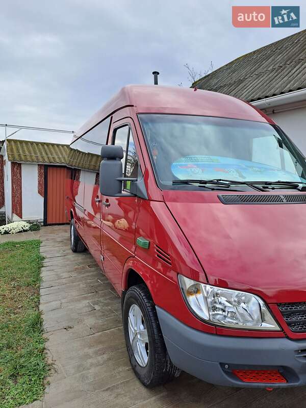 Микроавтобус Mercedes-Benz Sprinter 2002 в Новоселице