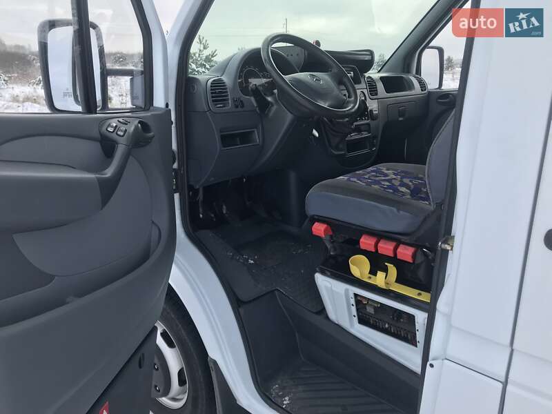 Вантажопасажирський фургон Mercedes-Benz Sprinter 2006 в Рівному